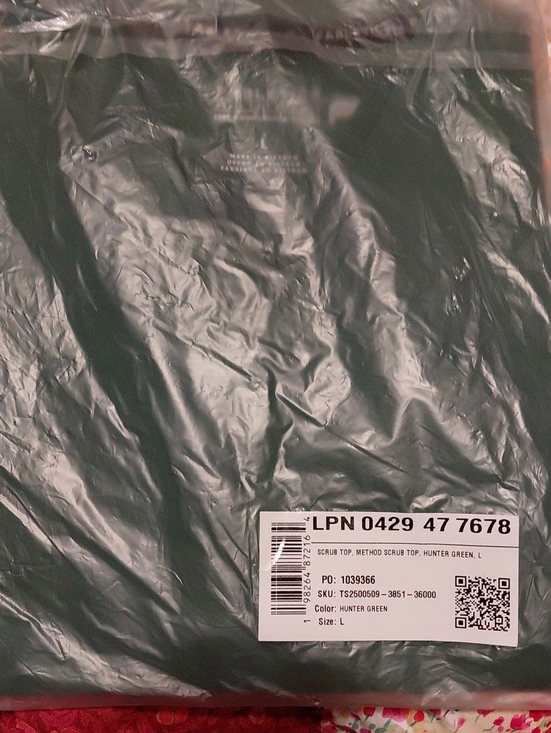 Other - Hunter Green Scrub Top - Brand Not Visible